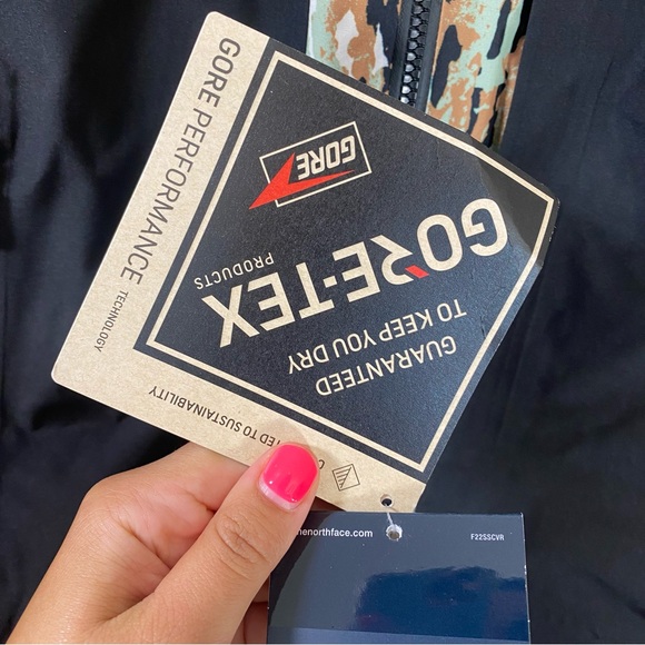 NEW North Face Summit Verbier Gortex Jacket - Women's Size XS - Picture 7 of 11